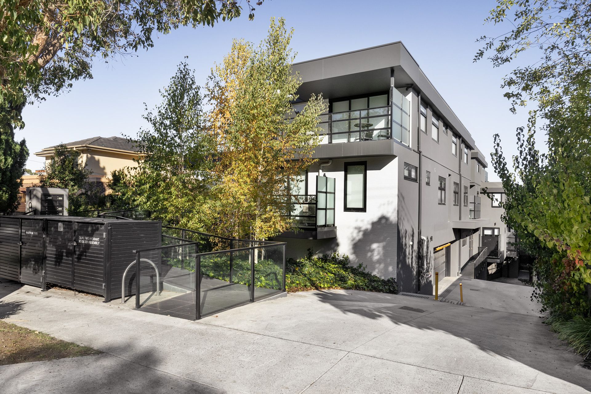 Ivanhoe East Apartment view 2