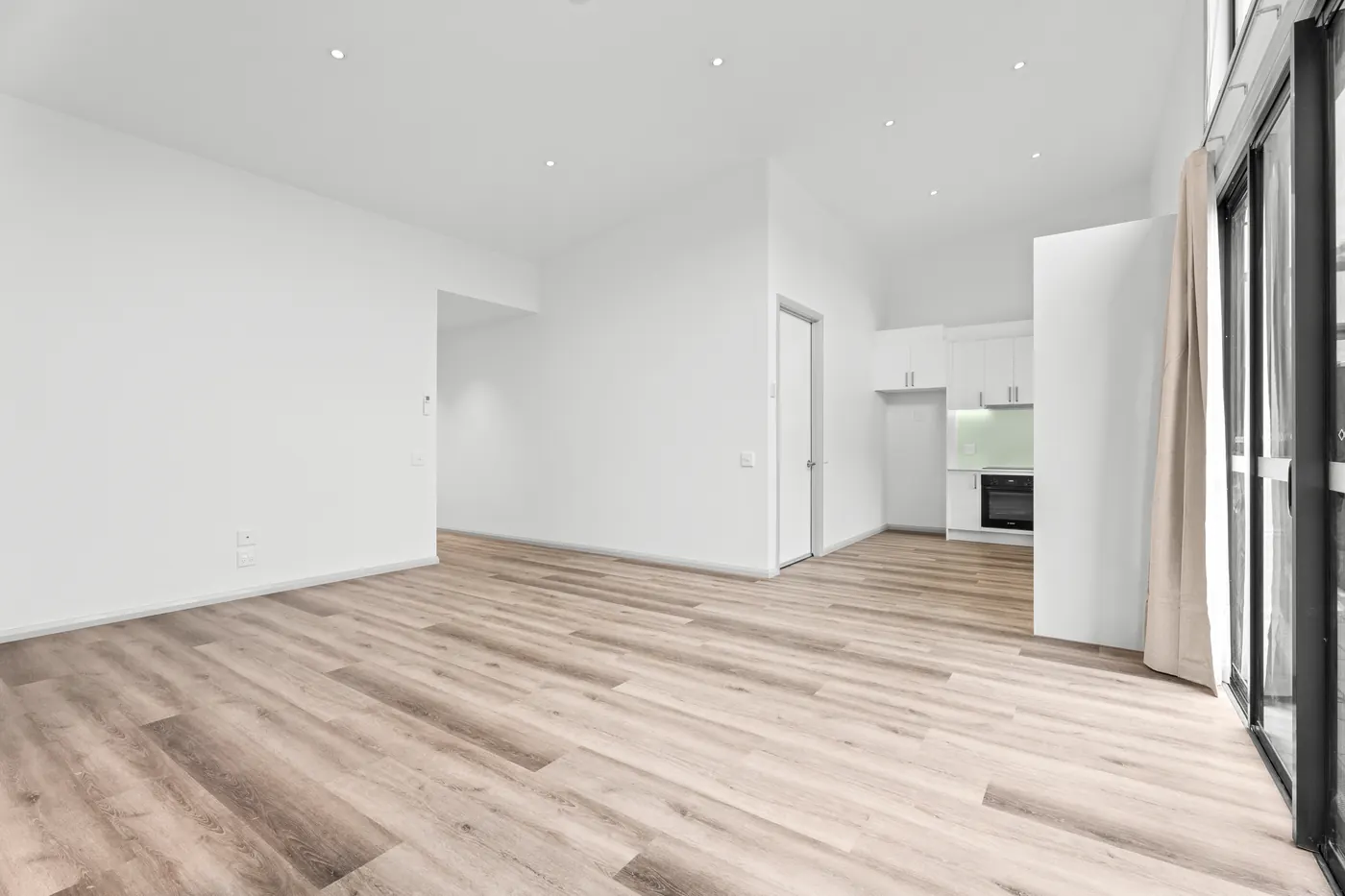 Reservoir Home view 8